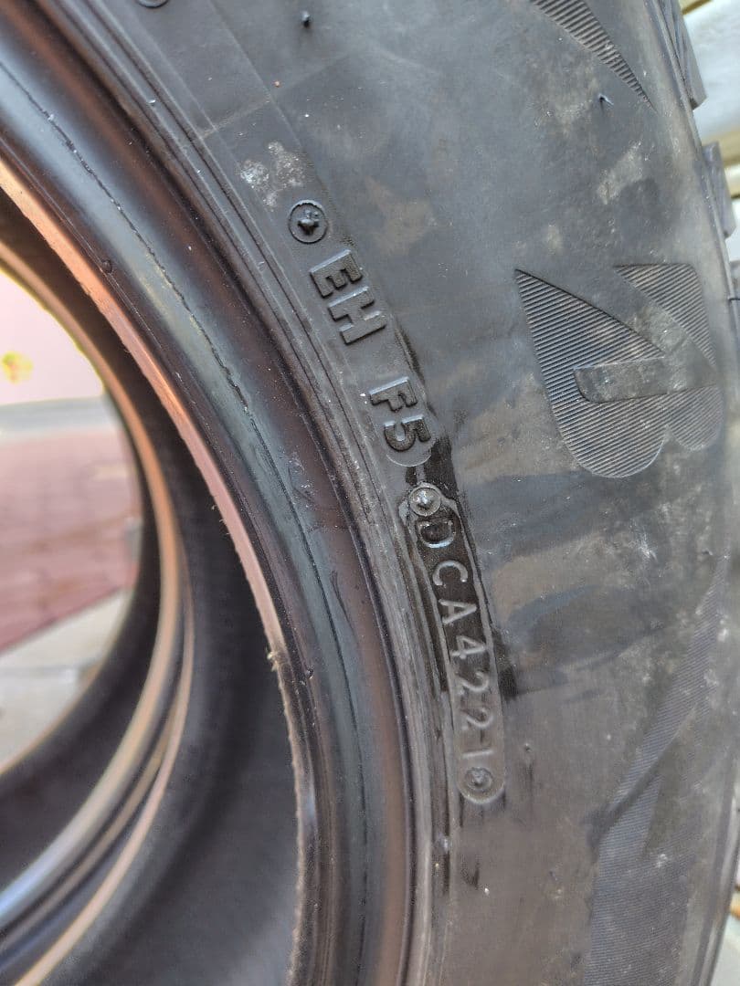 ブリヂストン DM-V3 スタッドレスタイヤ 215/65R17２本セット