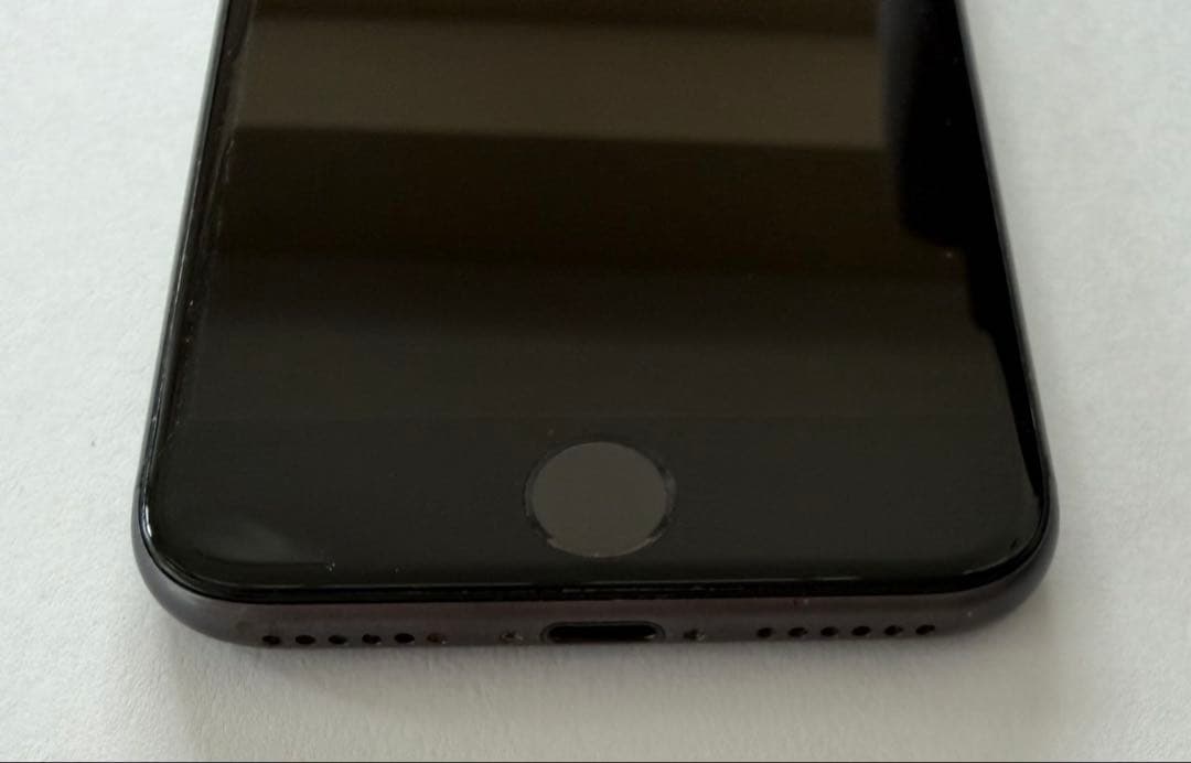 Apple iPhone 8 スペースグレイ