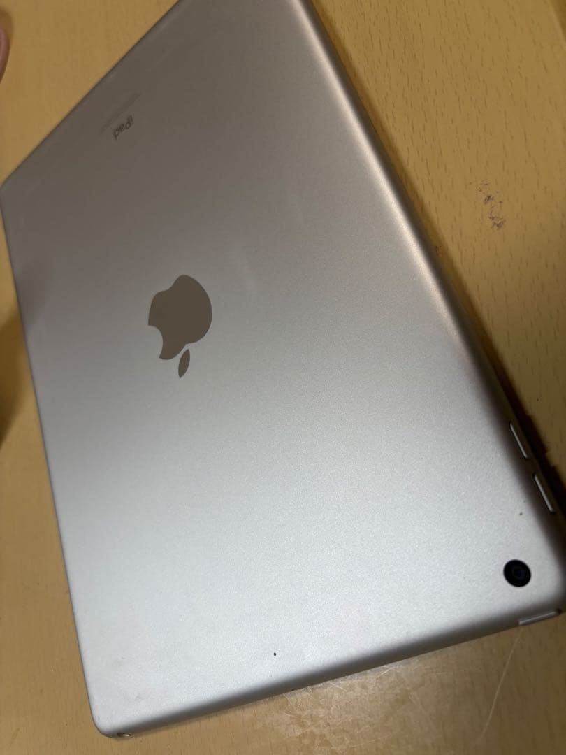 Apple iPad 第九世代シルバー 本体