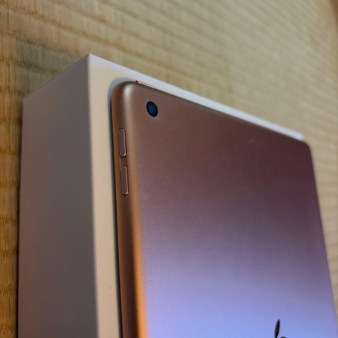 Apple iPad 8世代　10.2インチ　ローズゴールド