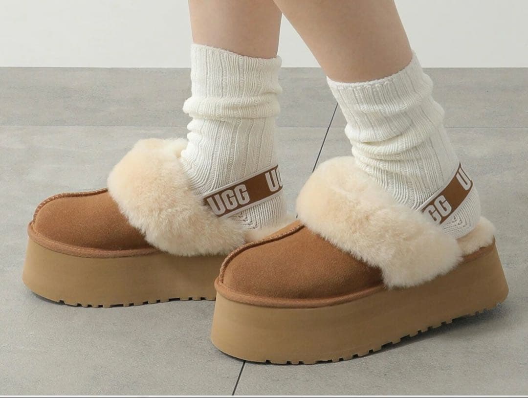 [新品] UGG FUNKETTE ファーサンダル 24cm