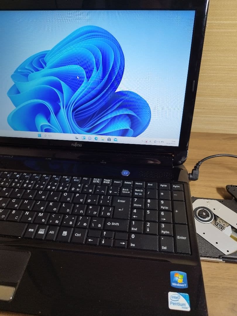 富士通 LIFEBOOK 15.6インチ AH53/2B i5