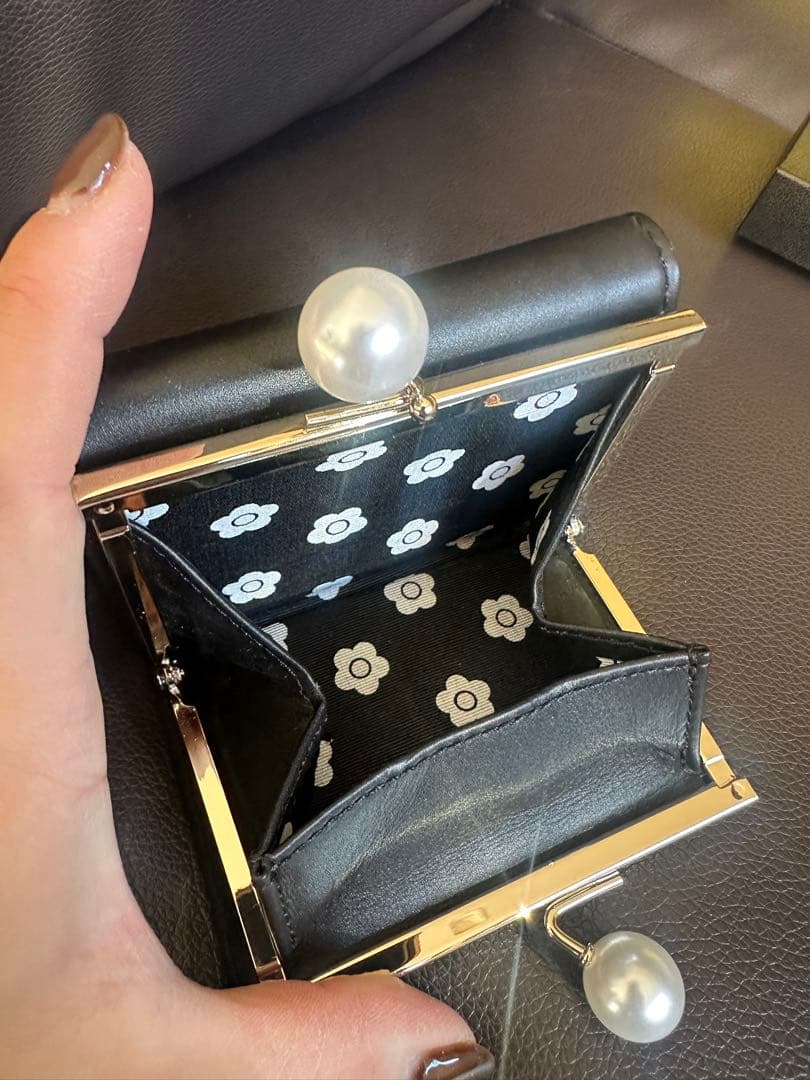 美品　MARY QUANT フラワーモチーフ 三つ折り財布