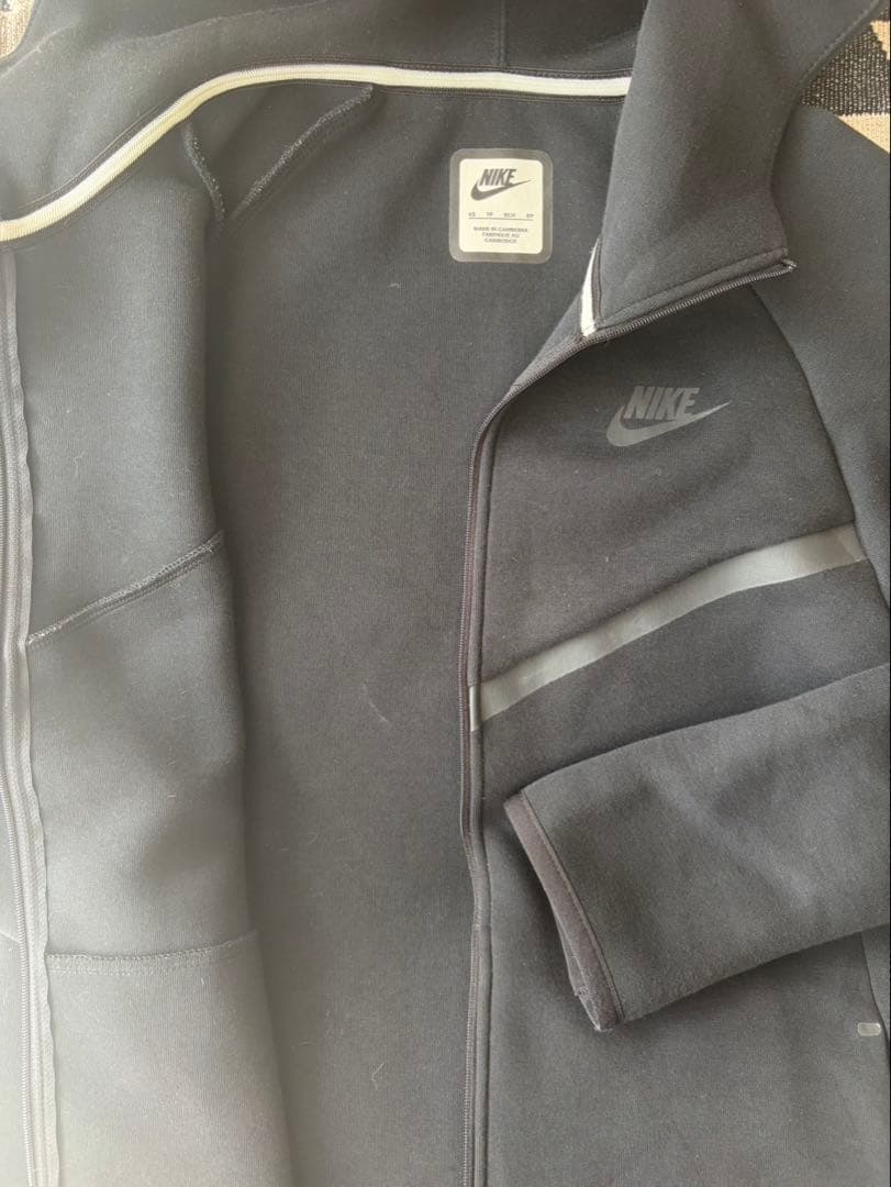 NIKE テックフリース ブラック　XS