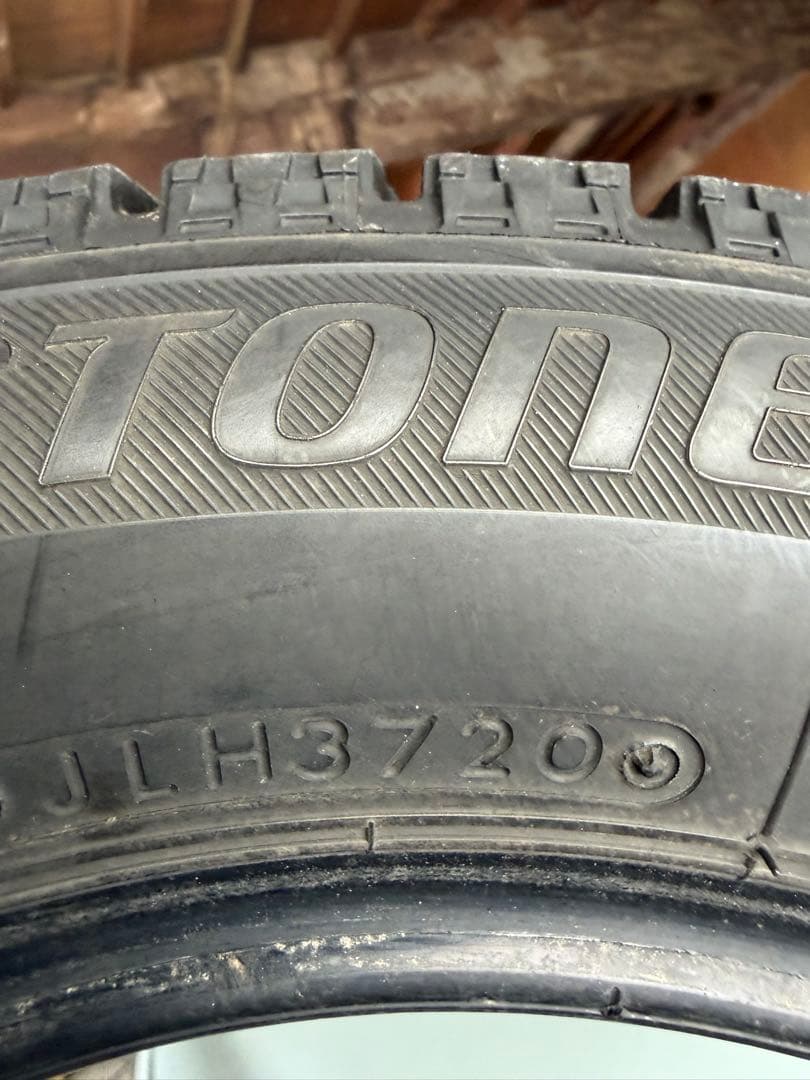 あ*り様 送料無料。ブリヂストンVRX 155/65R14スタッドレス4本セット