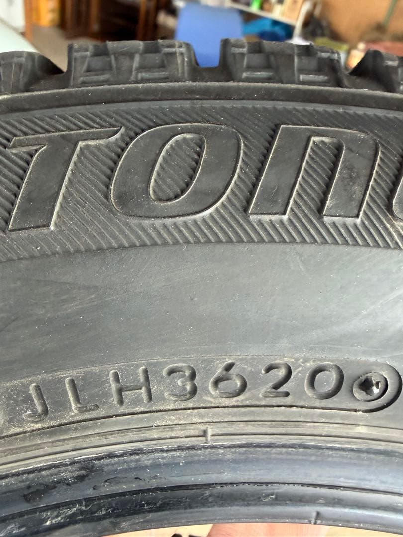 あ*り様 送料無料。ブリヂストンVRX 155/65R14スタッドレス4本セット