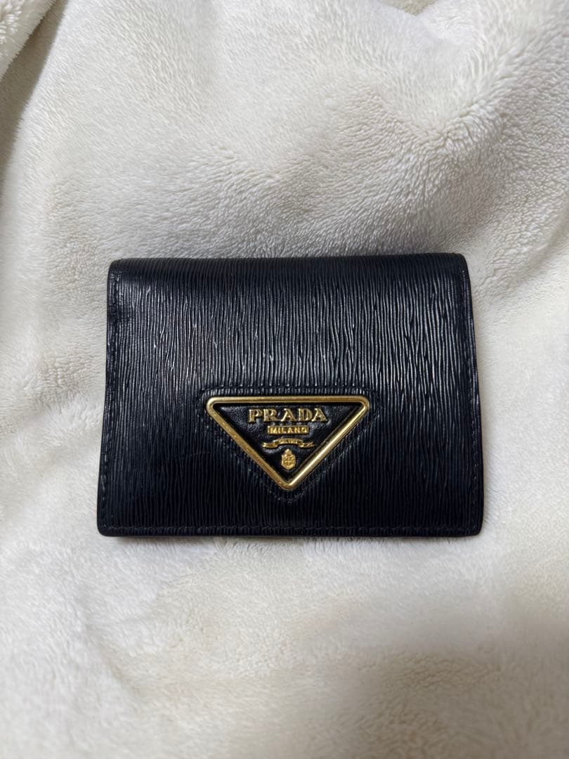 PRADA SMALL BIFOLD WALLET ブラック