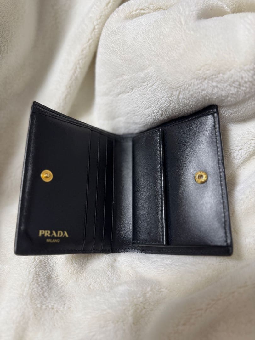 PRADA SMALL BIFOLD WALLET ブラック
