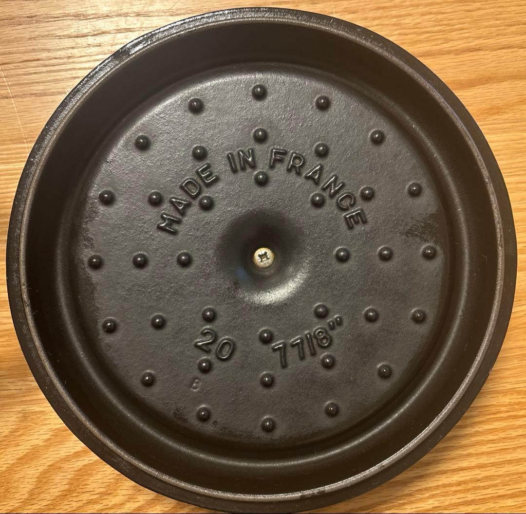 けんと様　STAUB La Cocotte 鍋 20センチ 黒