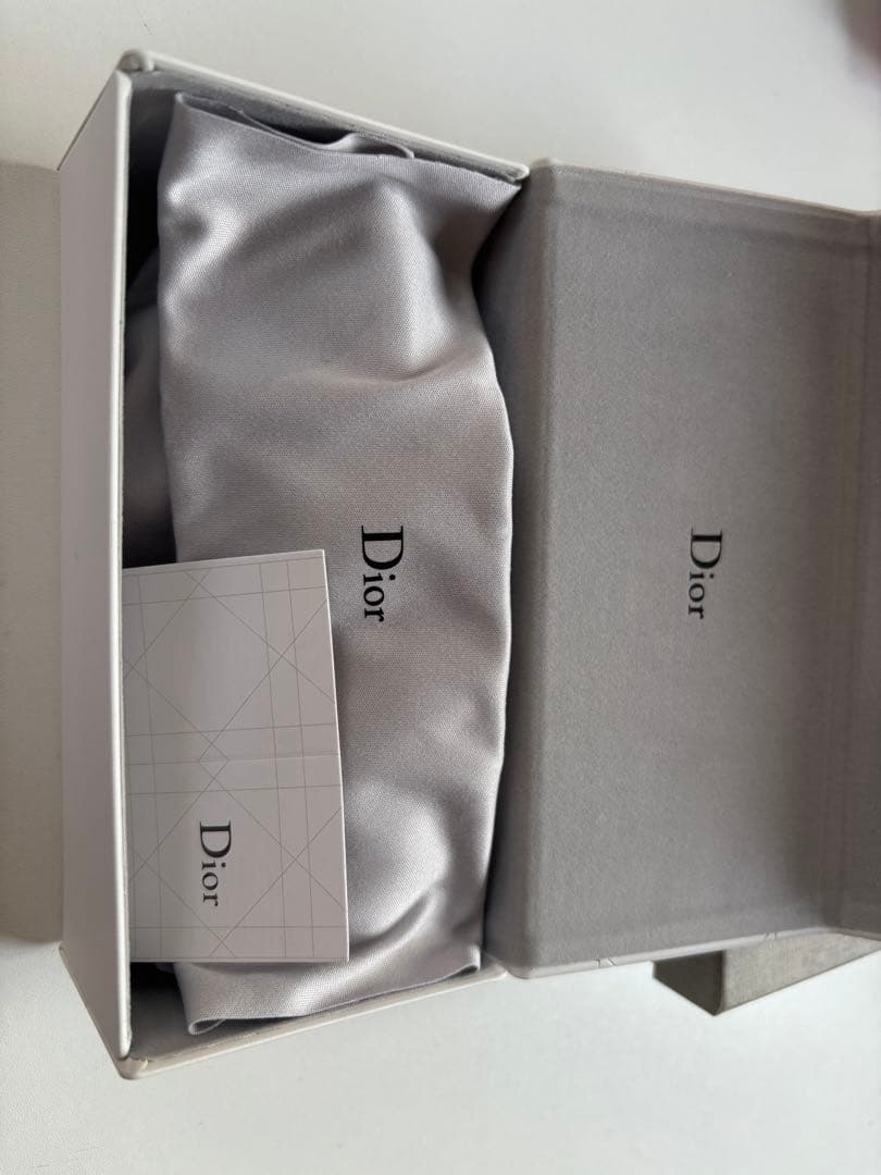 Dior オーバーサイズブラウンサングラス