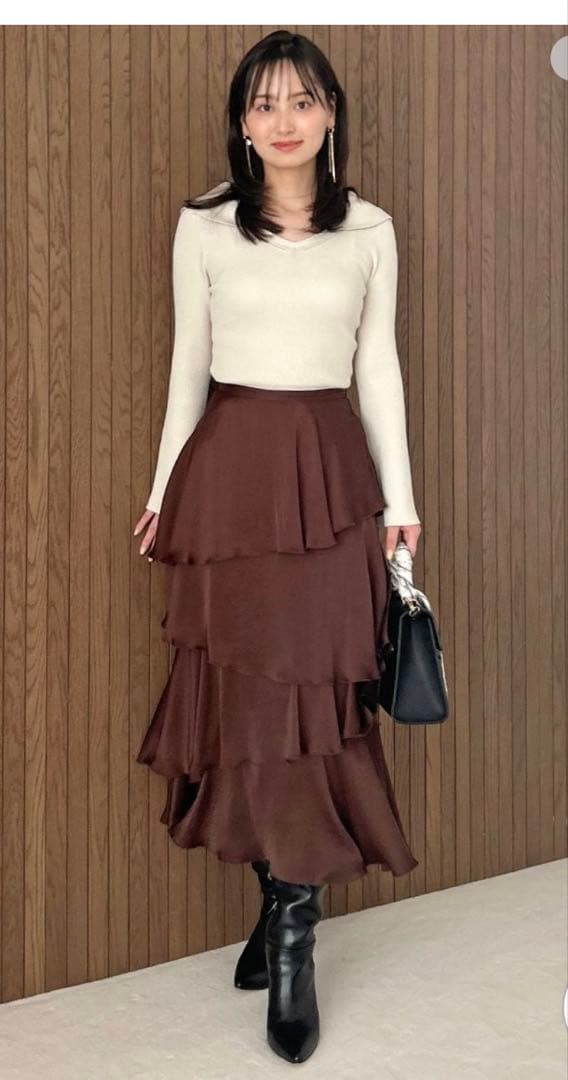 新作新品タグ付き　完売品　スナイデル♡ サテンナローティアードスカート