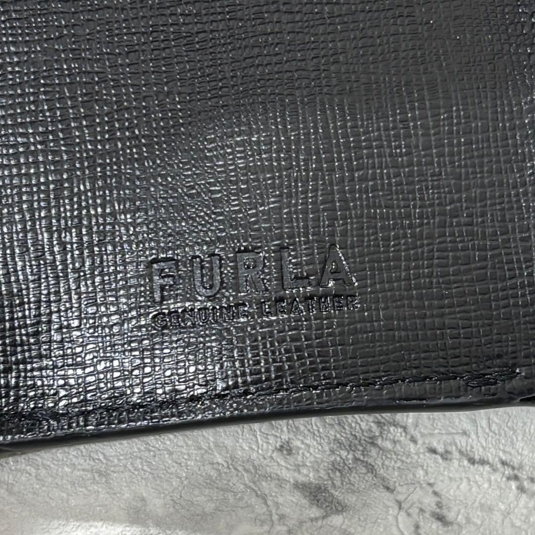 【美品】 フルラ FURLA 三つ折り財布 現行ロゴ レザー ブラック