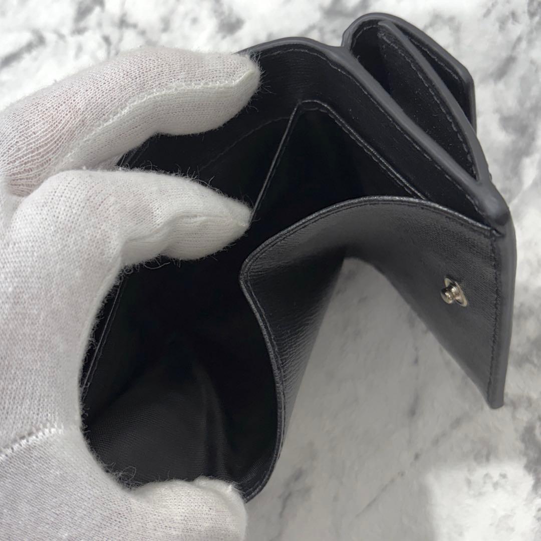 【美品】 フルラ FURLA 三つ折り財布 現行ロゴ レザー ブラック
