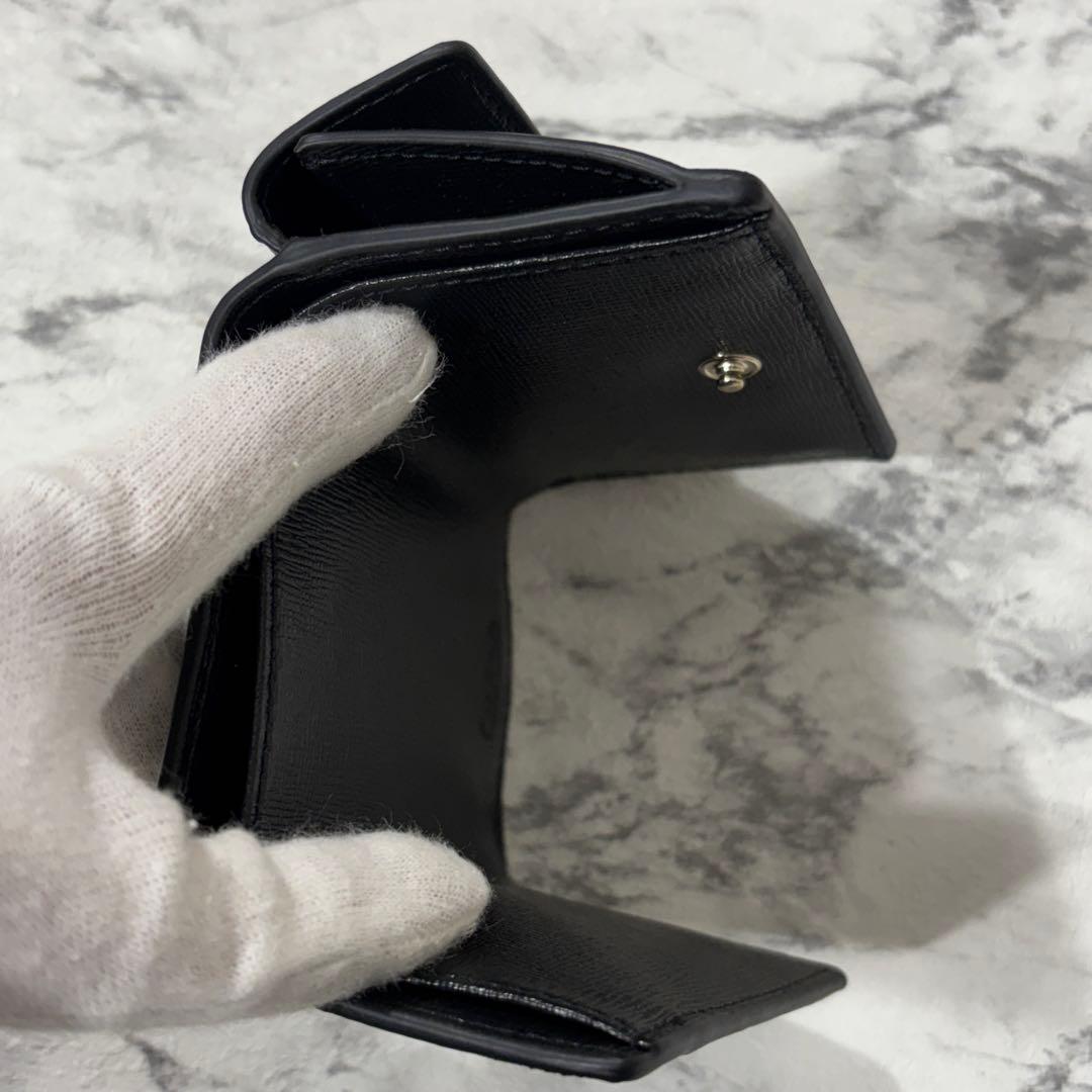 【美品】 フルラ FURLA 三つ折り財布 現行ロゴ レザー ブラック