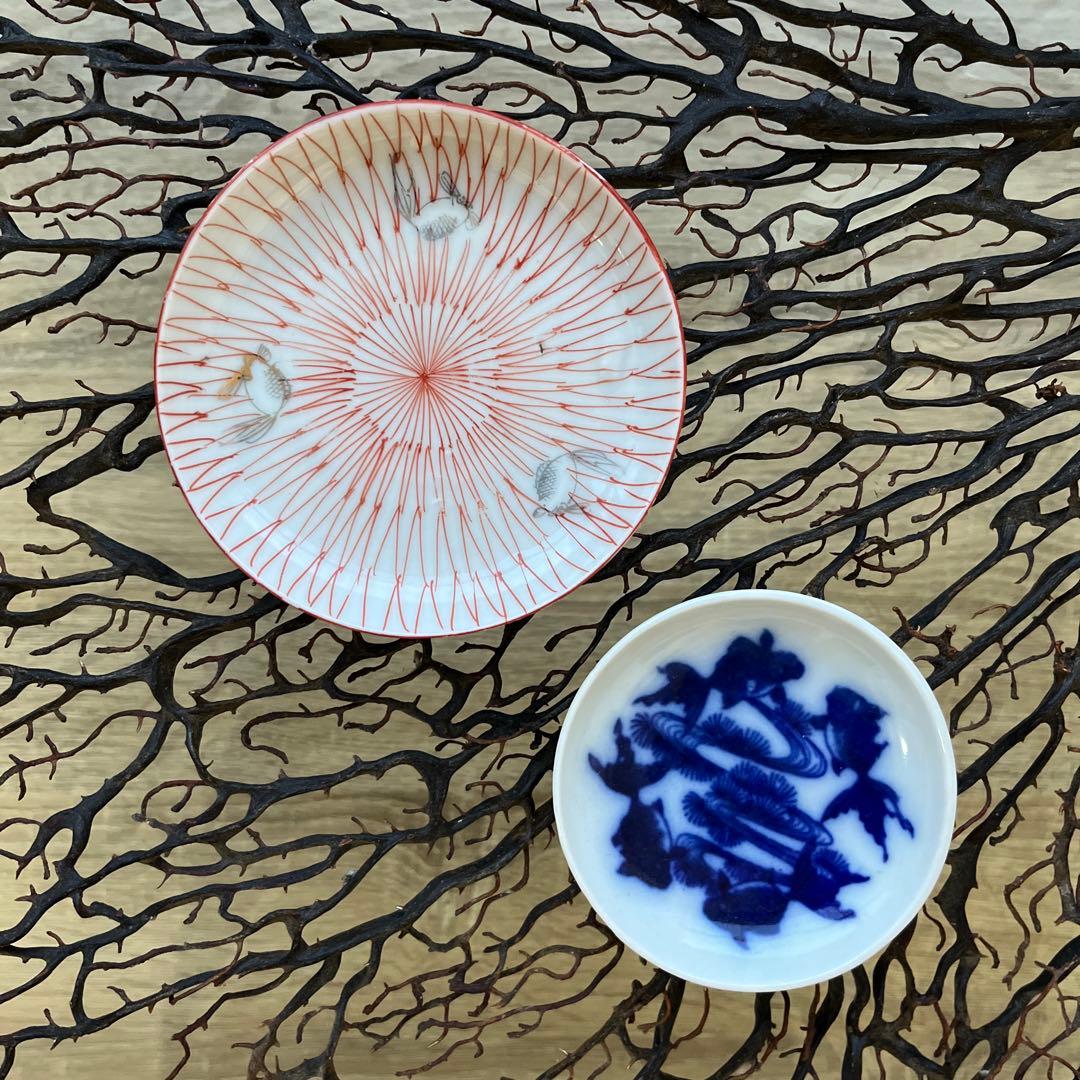 骨董　古伊万里　人気図案　赤絵　網目　金魚紋　手塩皿　小皿　２客　バラ売り不可