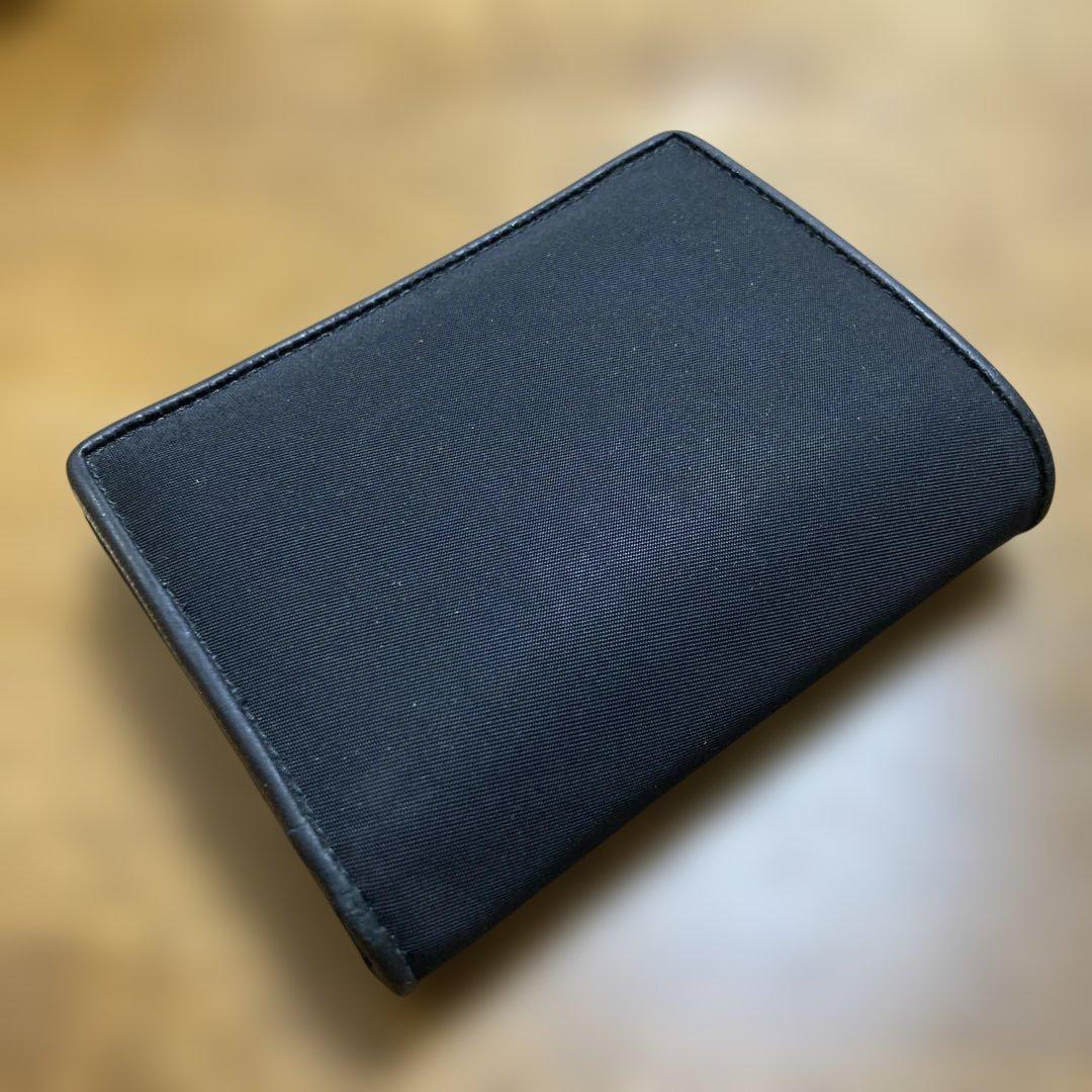 [美品] PRADA ブラック ナイロンとレザーを合わせた二つ折り財布