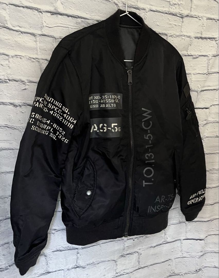 アヴィレックスAVIREX MA-1タイプリバーシブル中綿アウターMサイズ 中古