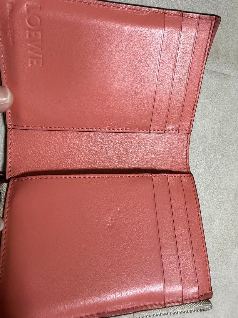 LOEWE ロエベ　スリムジップバイフォールドウォレット　アナグラム