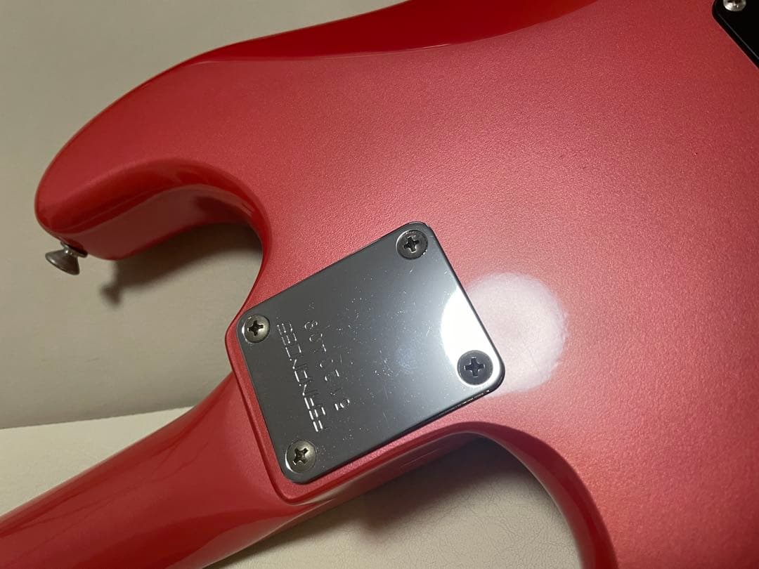 FERNANDES LIMITED EDITION ストラトタイプ　パールピンク