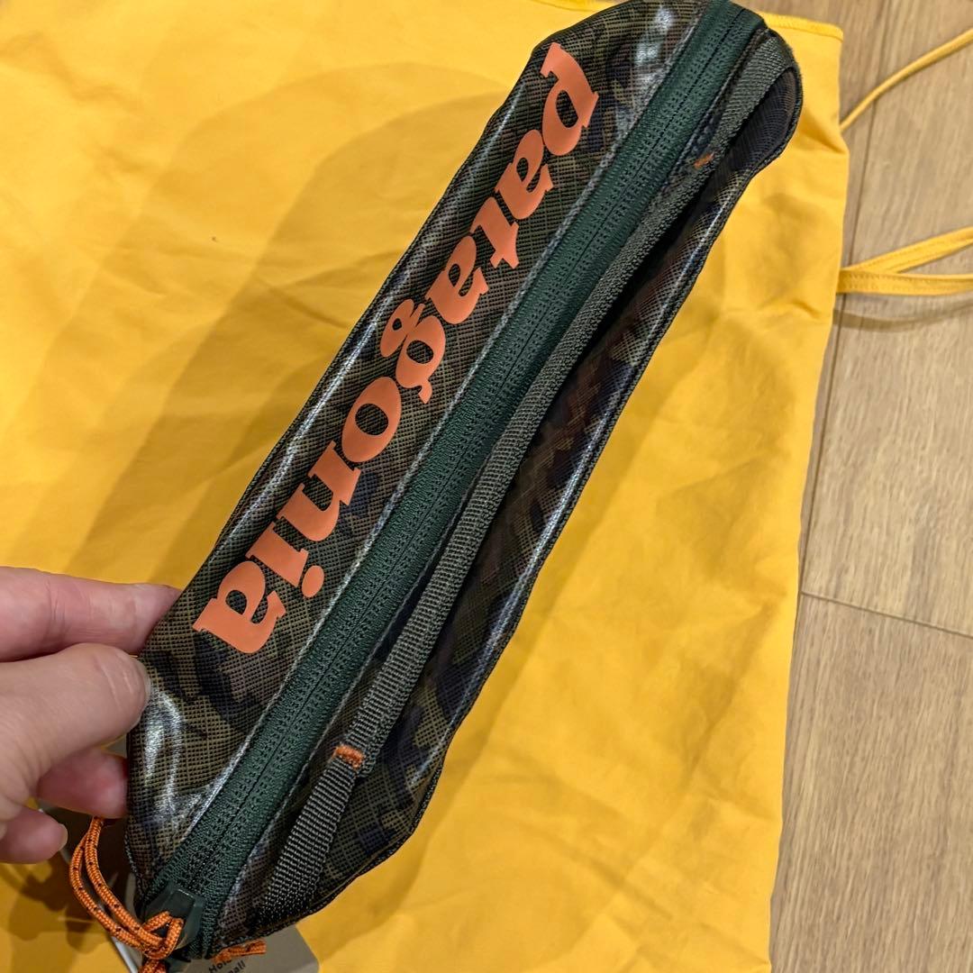 新品未使用　patagonia パタゴニア　ブラックホールキューブ　スモール