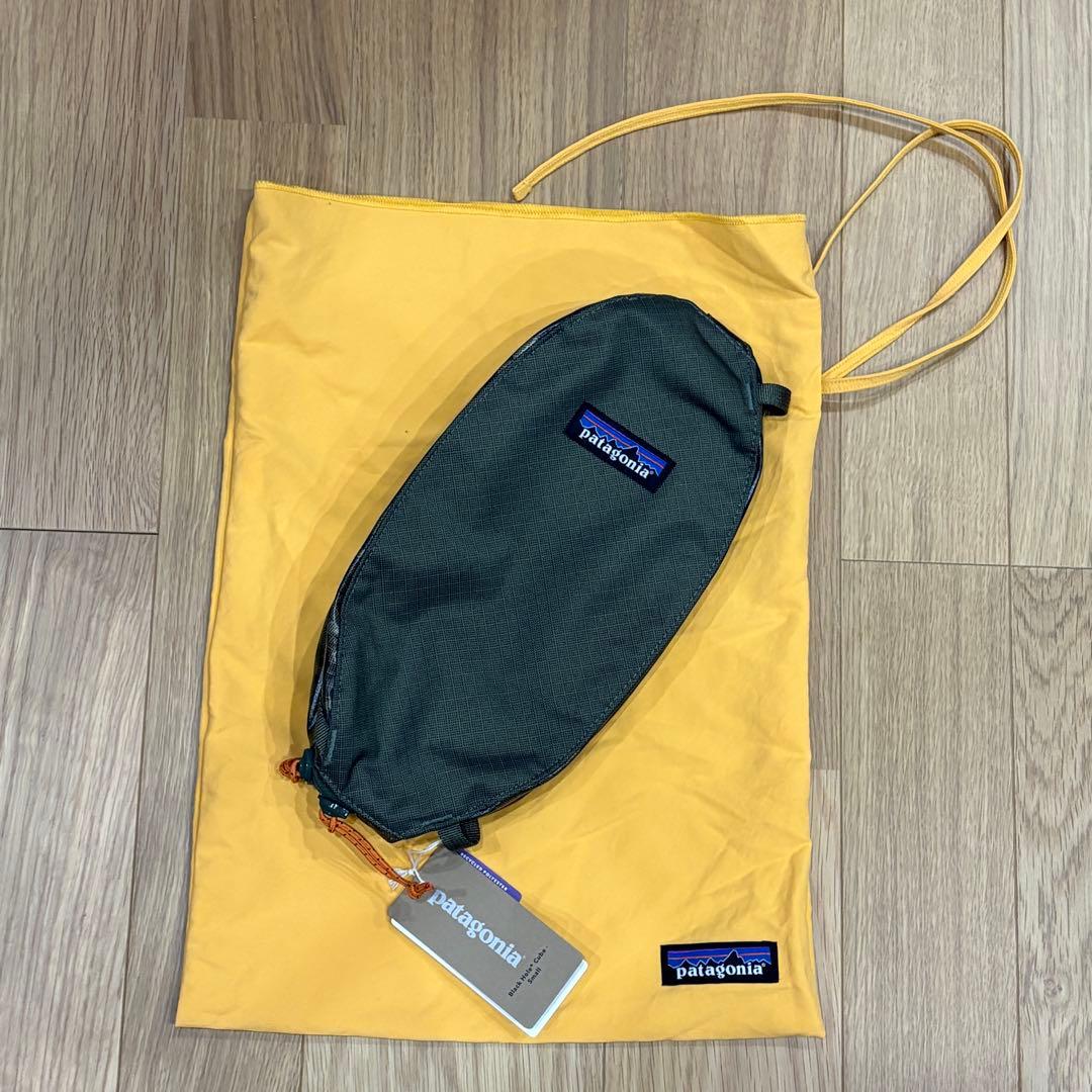 新品未使用　patagonia パタゴニア　ブラックホールキューブ　スモール