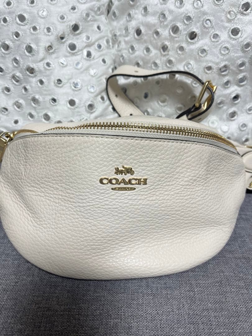COACH ホワイト ボディバッグ・ウエストポーチ