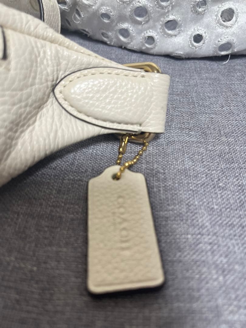 COACH ホワイト ボディバッグ・ウエストポーチ