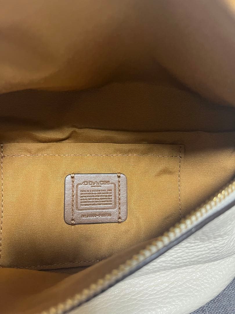 COACH ホワイト ボディバッグ・ウエストポーチ