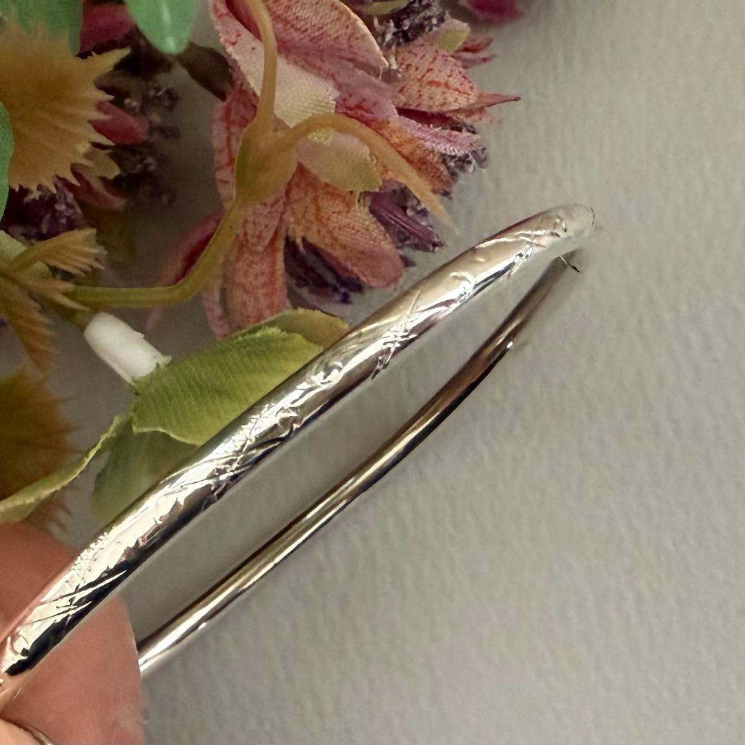 Agete 925シルバーバングル　アメジストターゴイズ綺麗な彫りが入っている