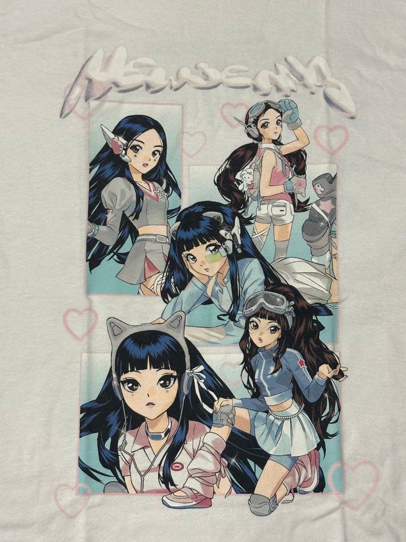 レア NewJeans 2023年ロラパルーザ 記念Tシャツ