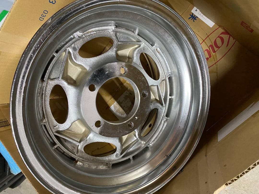KMCホイール　❓インチ　5穴　深リム