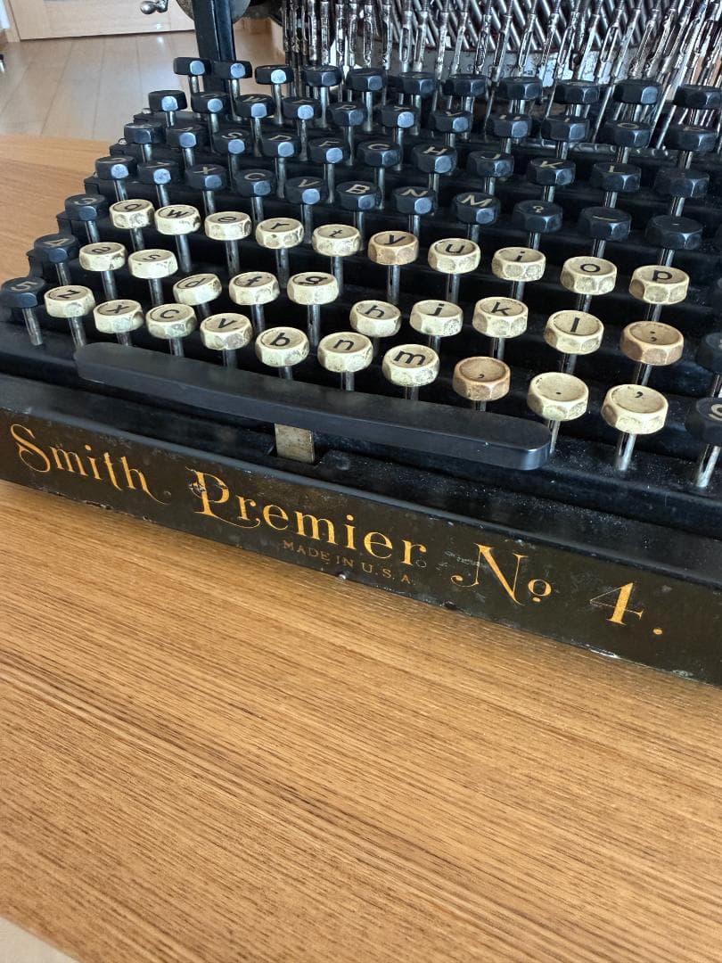 Smith Premier No.4 デスクトップ タイプライター