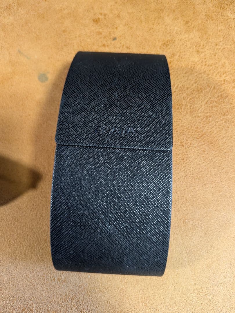 PRADA スクエアサングラス ブラックレンズ