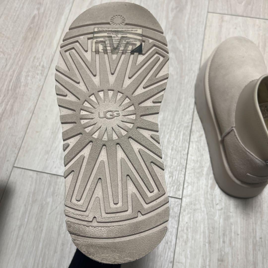 値下げ中　UGG Classic Dipper Pufferムートンブーツ