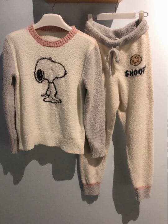 新品！可愛い、モコモコ、ふわふわ、スヌーピー柄パジャマ上下2点セットパジャマ！
