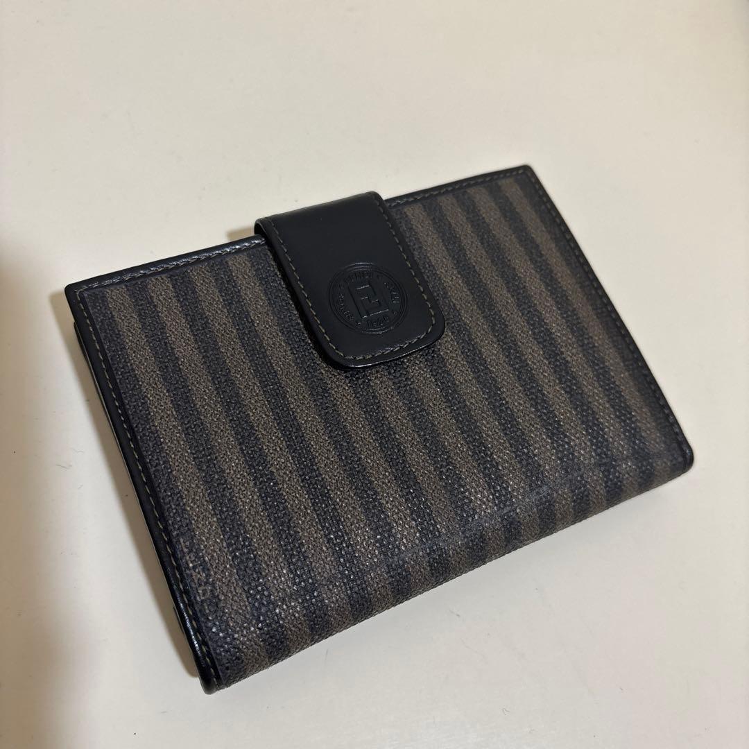 【新品未使用】FENDI 二つ折り財布 ペカン柄