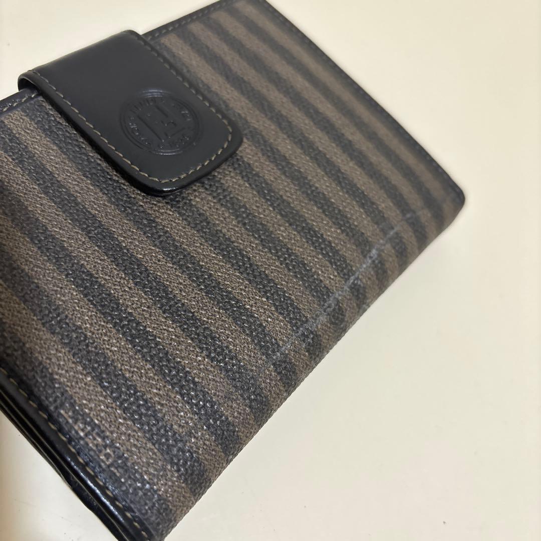 【新品未使用】FENDI 二つ折り財布 ペカン柄