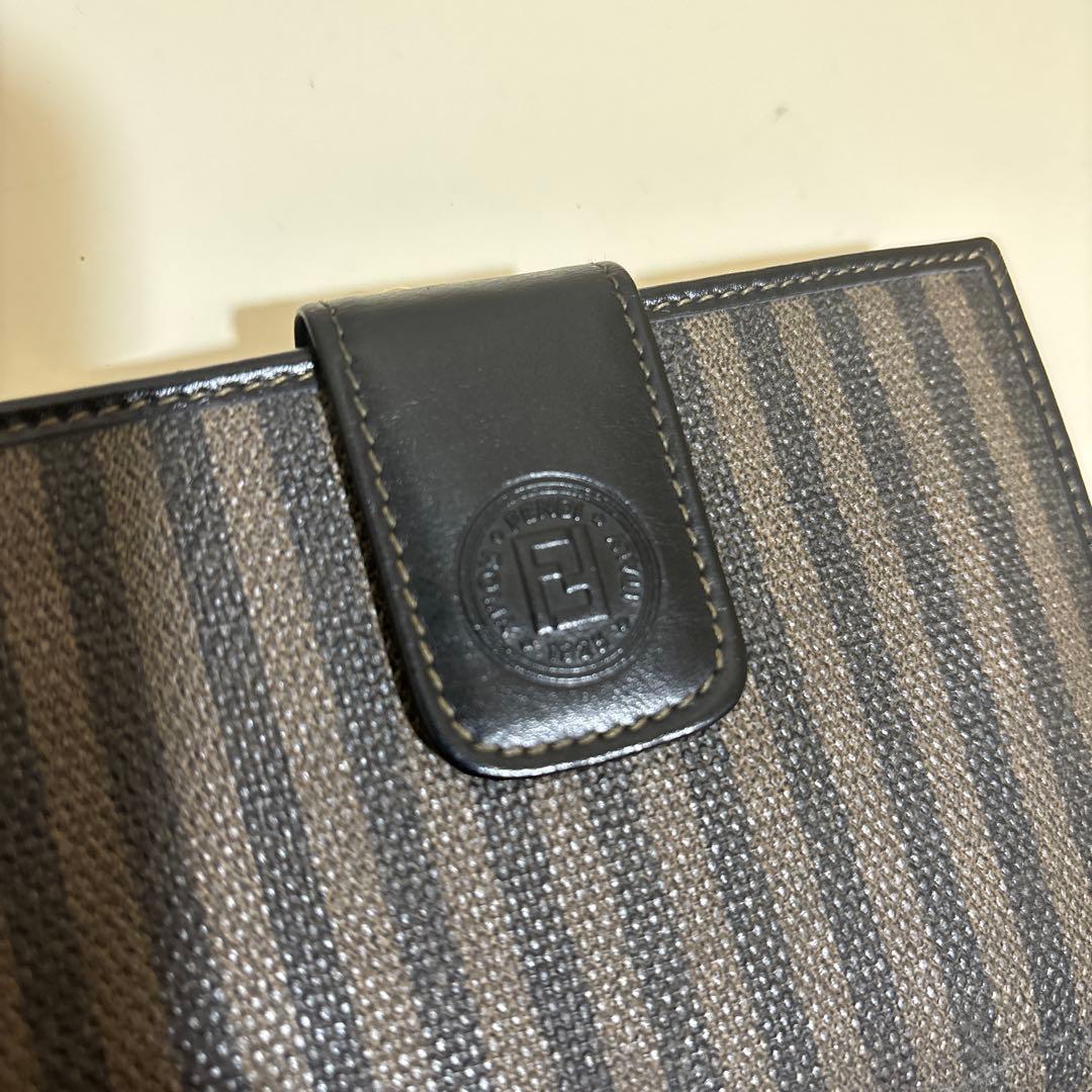 【新品未使用】FENDI 二つ折り財布 ペカン柄