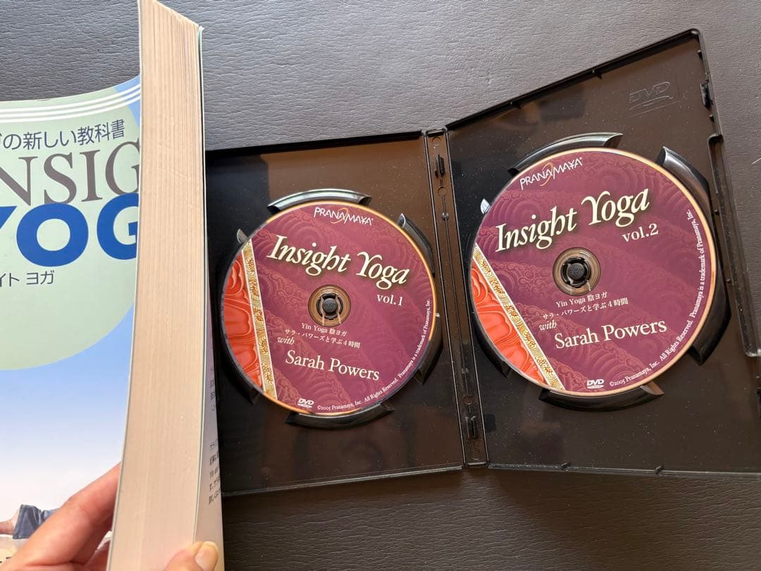 陰ヨガの新しい教科書 Insight YogaとDVD