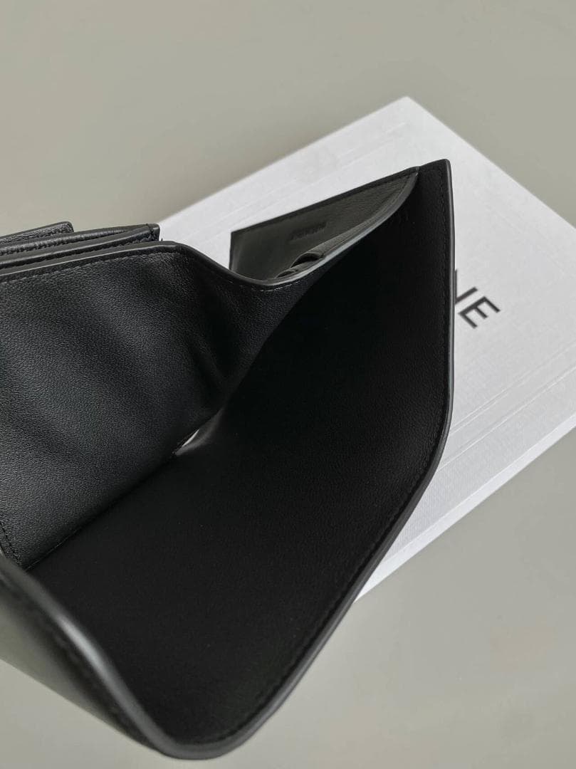 CELINE セリーヌ スモール トリオンフ 三つ折り財布 黒×ゴールド中古