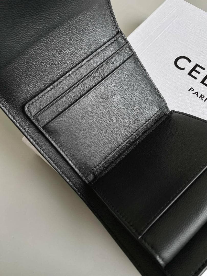CELINE セリーヌ スモール トリオンフ 三つ折り財布 黒×ゴールド中古