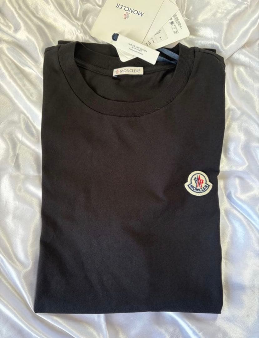 ふ　MONCLER ブラック Tシャツ