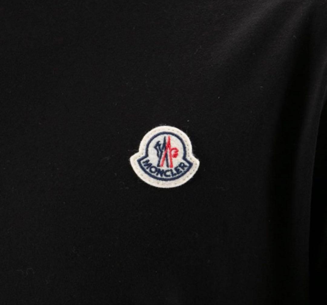 ふ　MONCLER ブラック Tシャツ