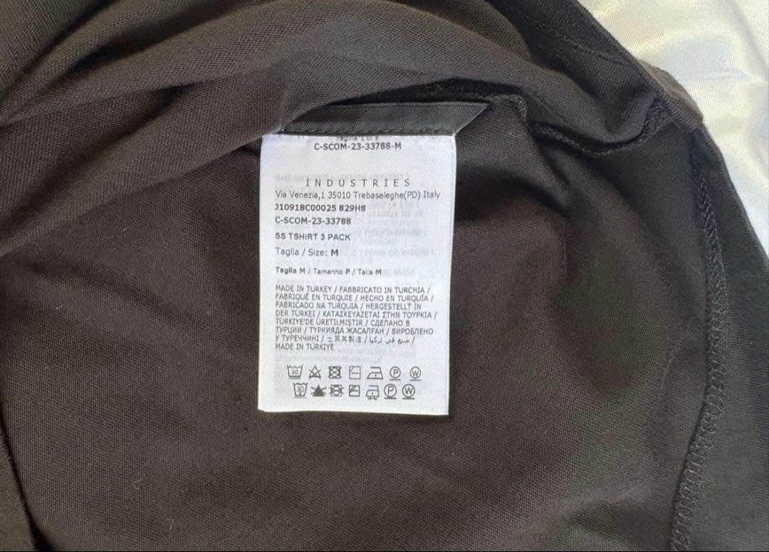 ふ　MONCLER ブラック Tシャツ