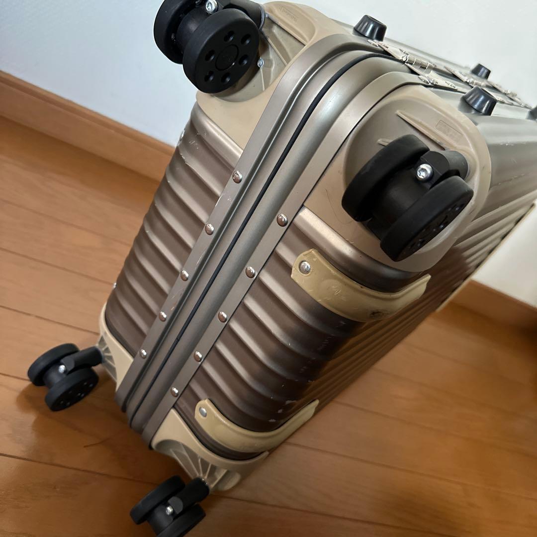 リモワ　RIMOWA トパーズ　チタニウム　32L 機内持込　スーツケース　金