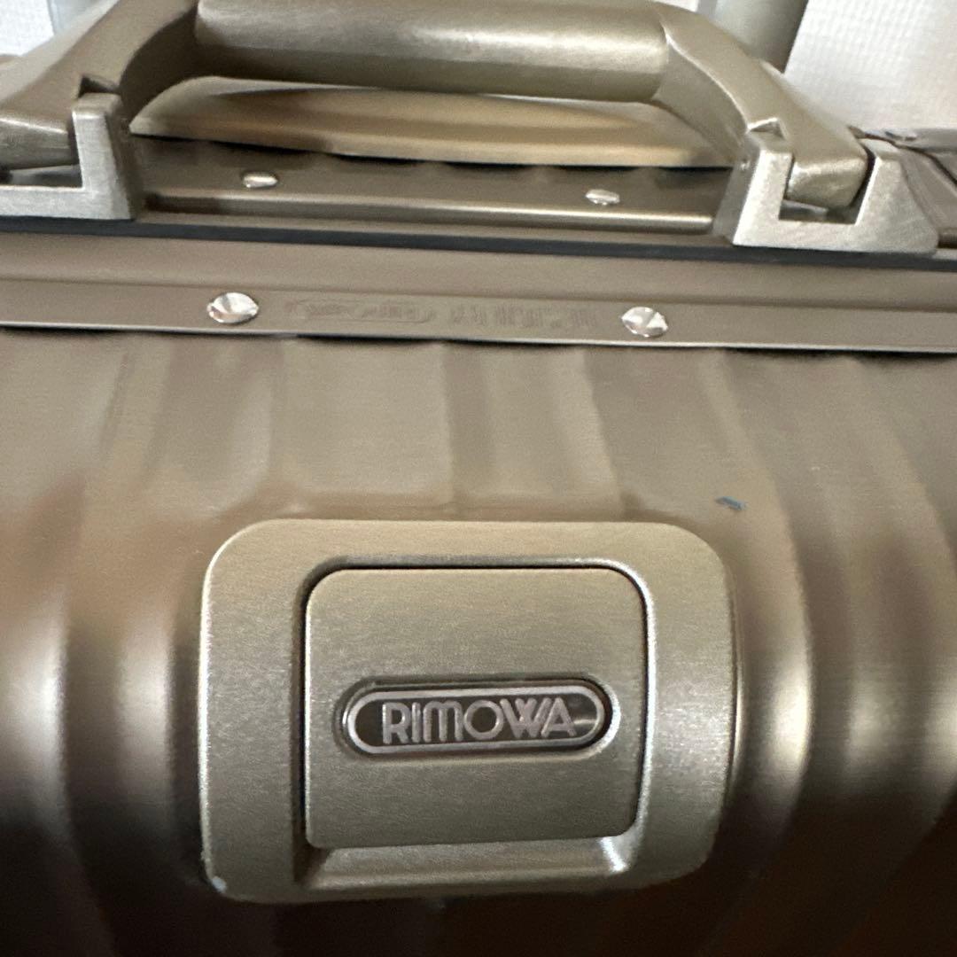 リモワ　RIMOWA トパーズ　チタニウム　32L 機内持込　スーツケース　金