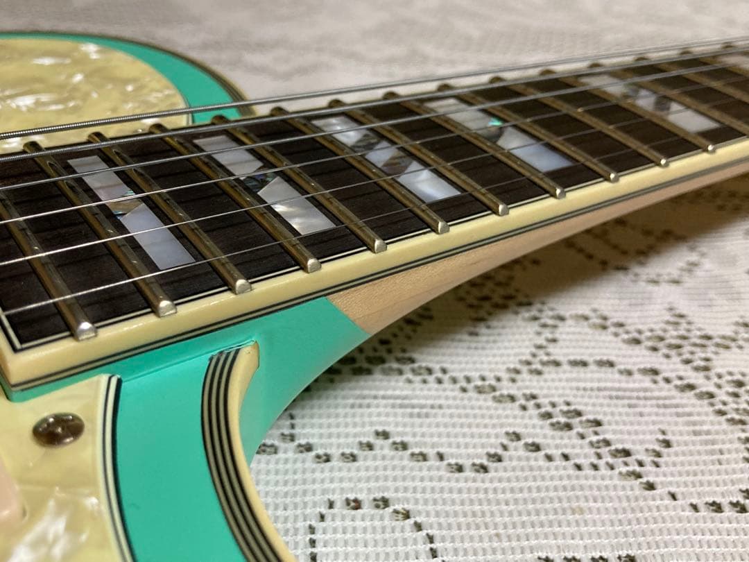 ギター D'Angelico Deluxe Atlantic LE