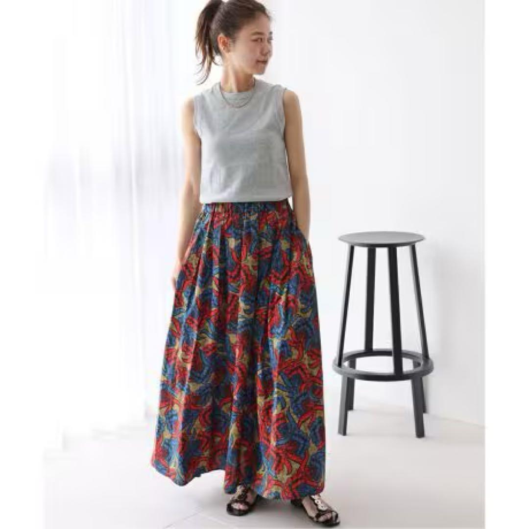 B818 relume アフリカンプリントスカート　新品　レッド