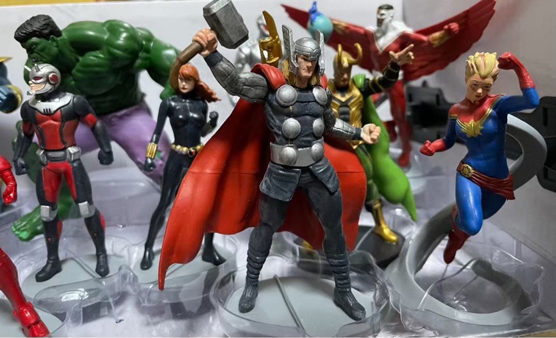 マーベル アベンジャーズ メガフィギュア セット