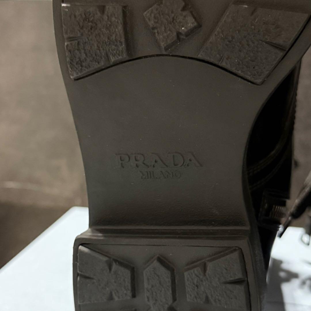 prada ブーツ トライアングル ブラッシュドレザー レースアップ 黒 ロゴ